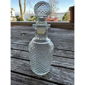 VINTAGE AVON Clear Diamond Cut Cruet with Stopper In Excellent Condition Avon 11